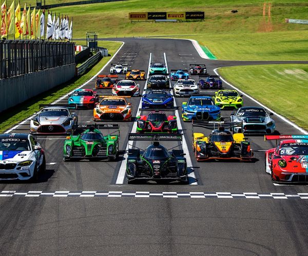 Las Carreras de Automovilismo Más Famosas del Mundo
